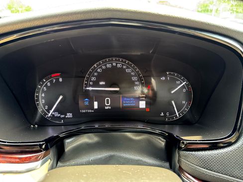 Used 2017 Cadillac XT5 Luxury w/ Driver Awareness Package image 19