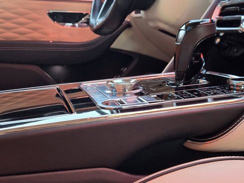 Used 2020 Bentley Flying Spur W12 image 50