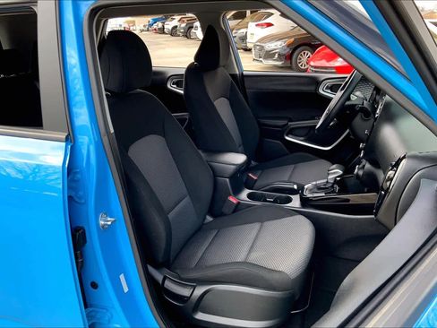 Used 2023 Kia Soul S image 8