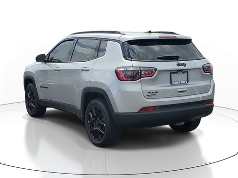 New 2026 Jeep Compass Latitude AWD/4WD image 3