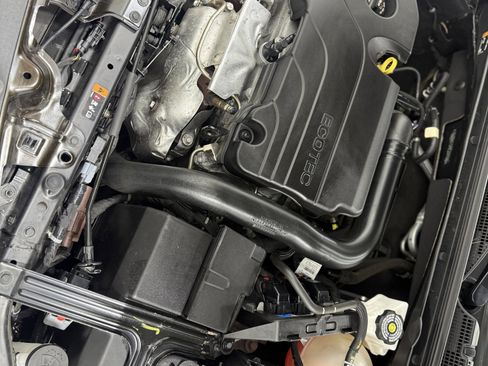 Certified 2024 Chevrolet Malibu RS image 28