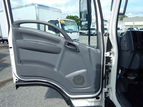 Used 2018 Isuzu NPR image 16