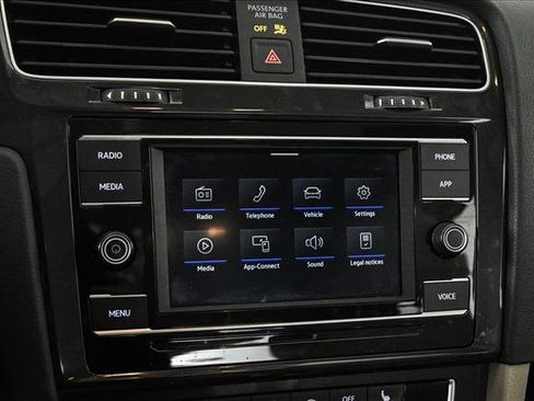 Used 2021 Volkswagen Golf 4-Door image 15