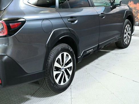 Certified 2025 Subaru Outback Premium image 9