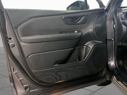Used 2025 Subaru Forester Premium AWD/4WD image 22