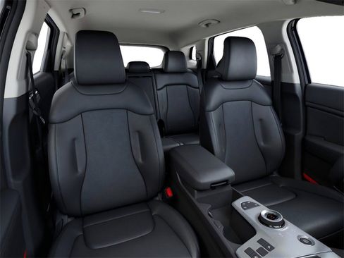 New 2026 Kia Sportage EX image 15