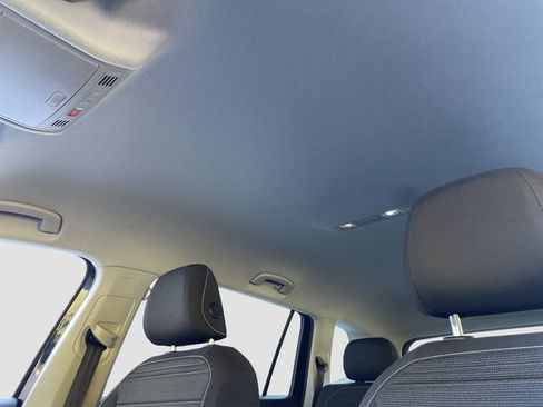 Used 2022 Volkswagen Tiguan S image 19