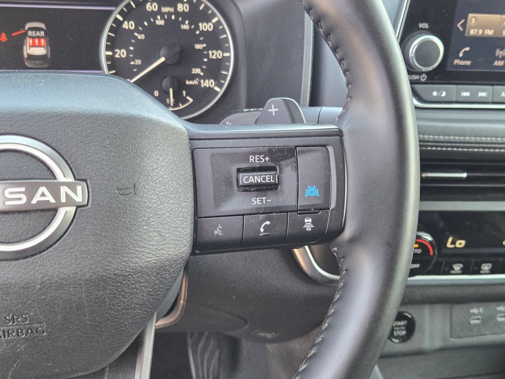 Used 2025 Nissan Rogue SV FWD image 24