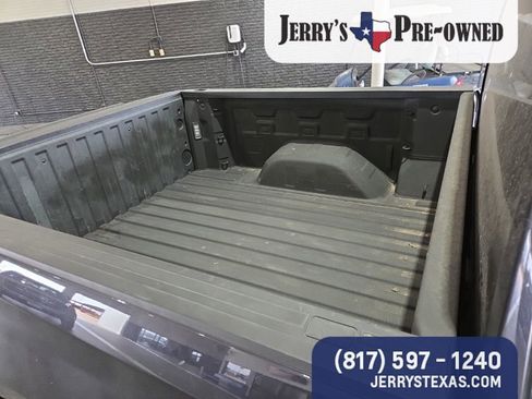 Used 2023 Chevrolet Silverado 1500 Custom Trail Boss w/ LPO, Dark Essentials Package image 5