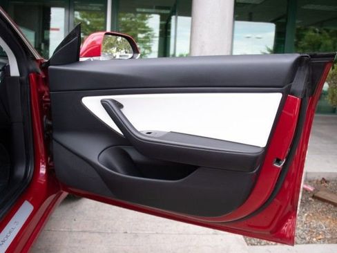 Used 2018 Tesla Model 3 AWD/4WD image 19