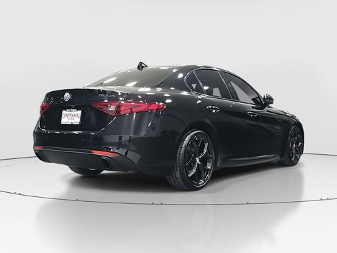 Used 2020 Alfa Romeo Giulia w/ Nero Edizione image 5