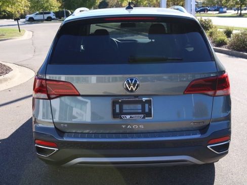 Used 2022 Volkswagen Taos SE image 4