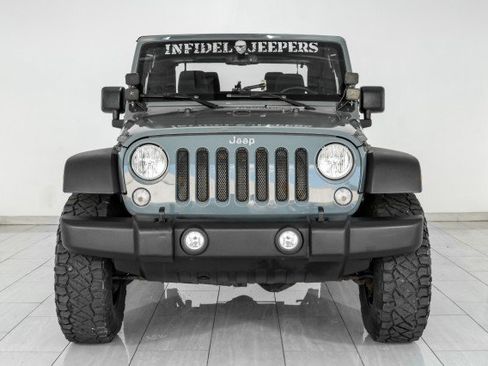 Used 2015 Jeep Wrangler Rubicon w/ Power Convenience Group image 3