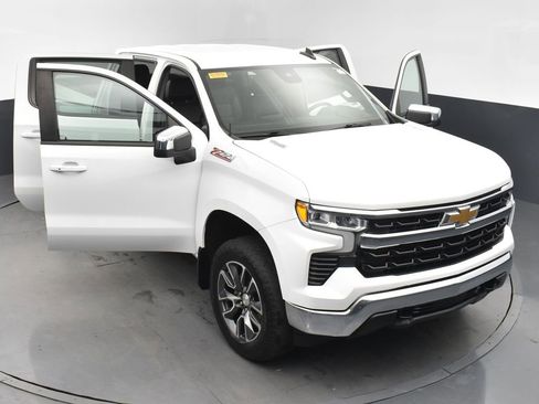 Used 2022 Chevrolet Silverado 1500 LT w/ Z71 Off-Road Package image 31