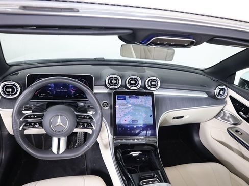 Used 2025 Mercedes-Benz CLE 450 4MATIC Cabriolet image 45