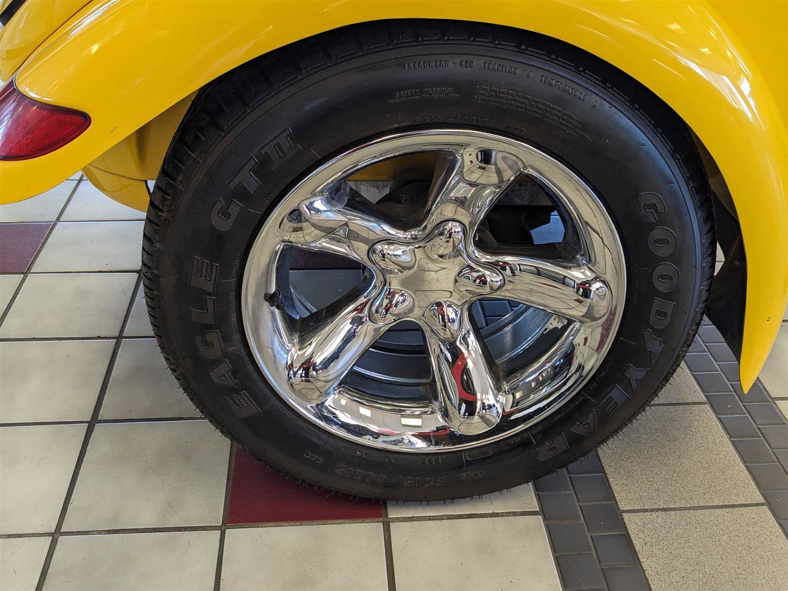 Used 2002 Chrysler Prowler RWD image 10