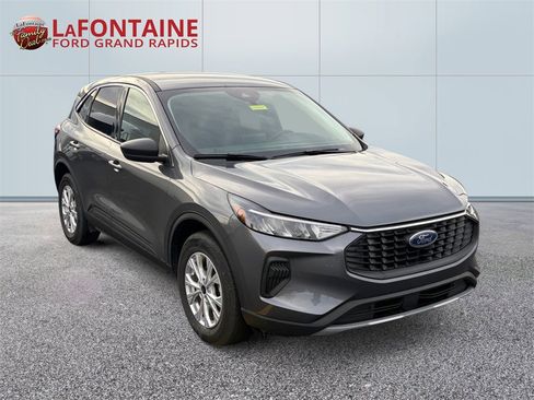 Used 2023 Ford Escape Active image 3
