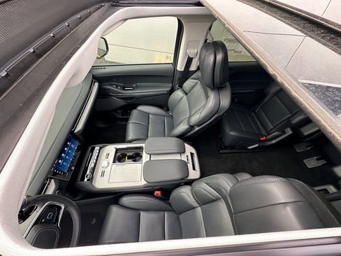 New 2025 Lincoln Navigator L Reserve AWD/4WD image 6