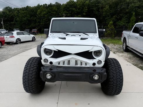 Used 2015 Jeep Wrangler Unlimited Rubicon AWD/4WD image 2