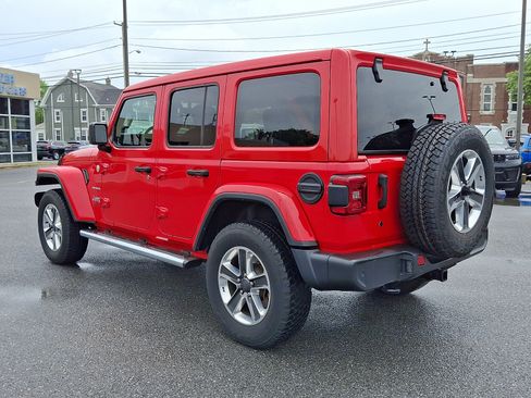 Used 2019 Jeep Wrangler Unlimited Sahara AWD/4WD image 5