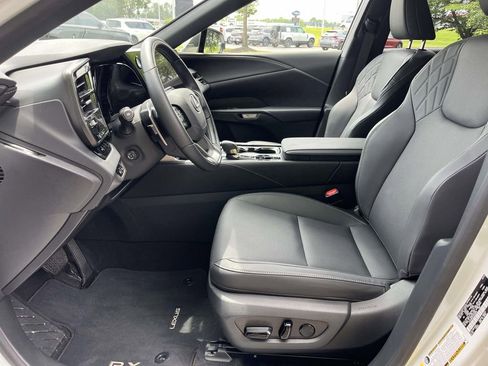 Used 2025 Lexus RX 350 Premium w/ Accessory Package (Z1) FWD image 11