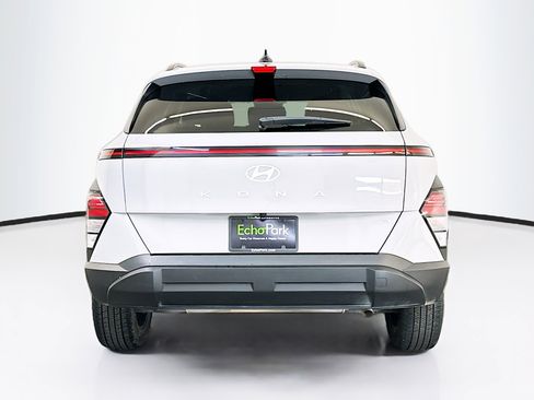 Used 2025 Hyundai Kona SEL image 7