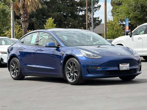 Used 2021 Tesla Model 3 Standard Range Plus RWD image 5
