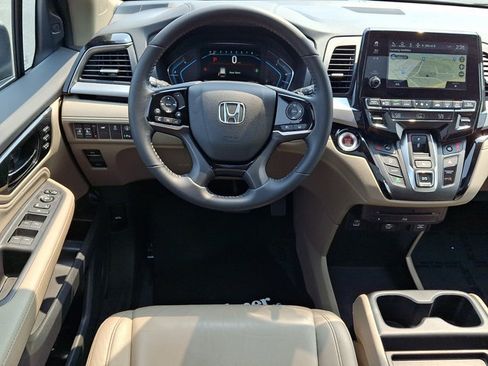 Certified 2024 Honda Odyssey Touring image 15