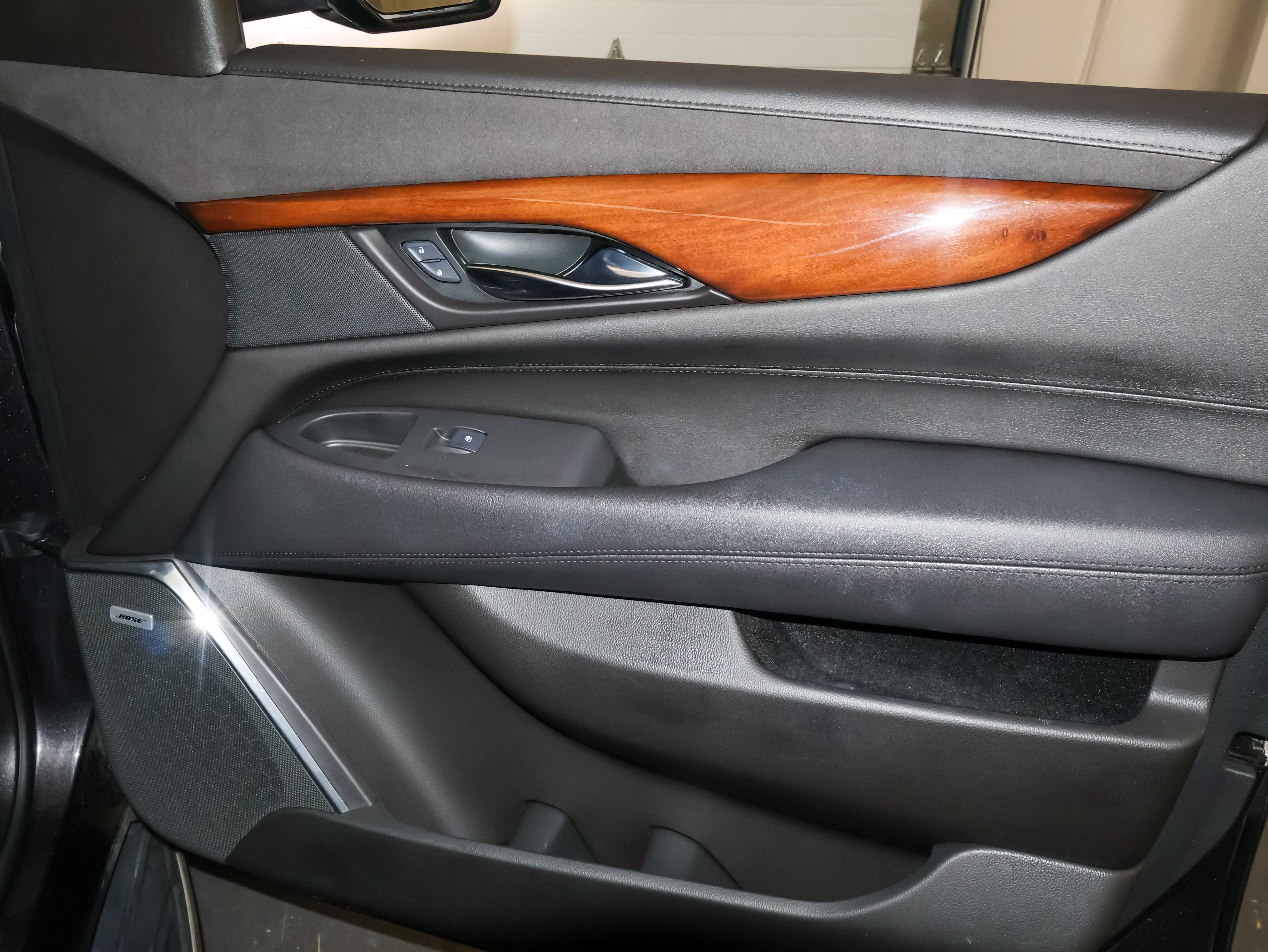 Used 2016 Cadillac Escalade Luxury RWD image 55