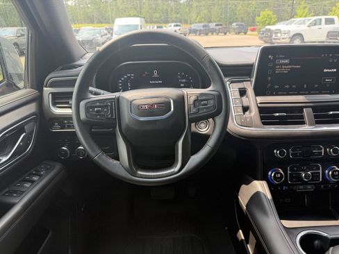 Used 2024 GMC Yukon AT4 w/ Technology Package AWD/4WD image 8