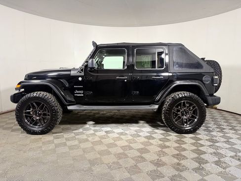 Used 2019 Jeep Wrangler Unlimited Sahara w/ Uconnect 4C Nav & Sound Group AWD/4WD image 3