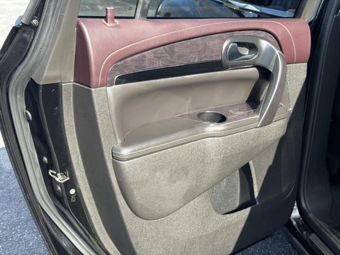 Used 2017 Buick Enclave Leather FWD image 11