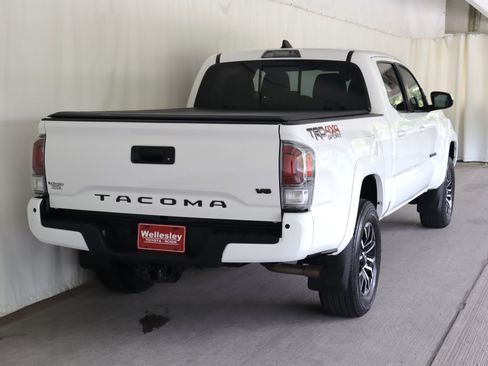 Used 2021 Toyota Tacoma TRD Sport w/ TRD Premium Sport Package AWD/4WD image 8
