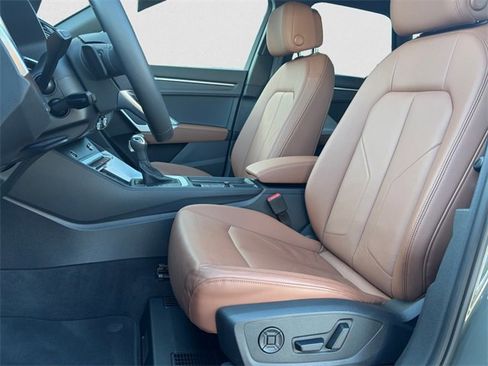 Used 2025 Audi Q3 2.0T Premium Plus w/ Premium Plus Package image 10