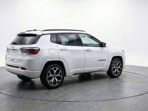 Used 2025 Jeep Compass Limited AWD/4WD image 9