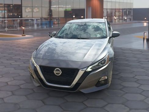 Used 2019 Nissan Altima 2.5 SV image 18