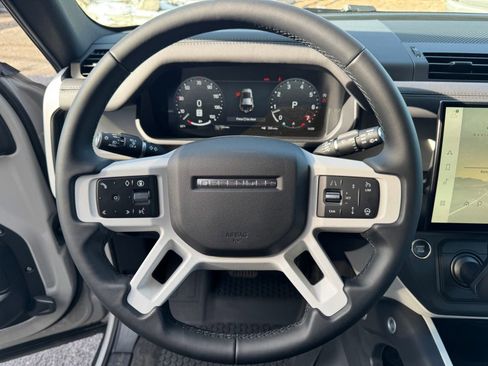 New 2026 Land Rover Defender 110 X-Dynamic SE image 10