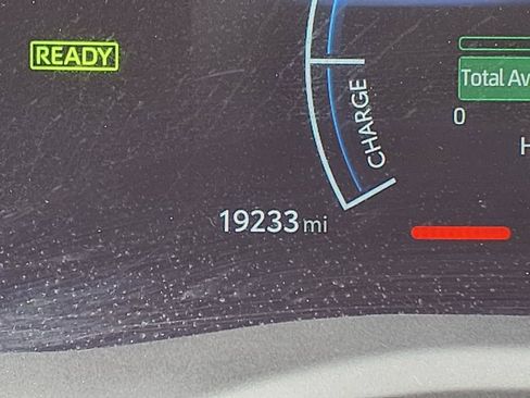 Used 2025 Toyota Camry LE FWD image 32