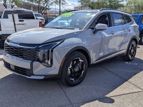 Certified 2026 Kia Sportage EX w/ EX Panorama Roof Package image 5