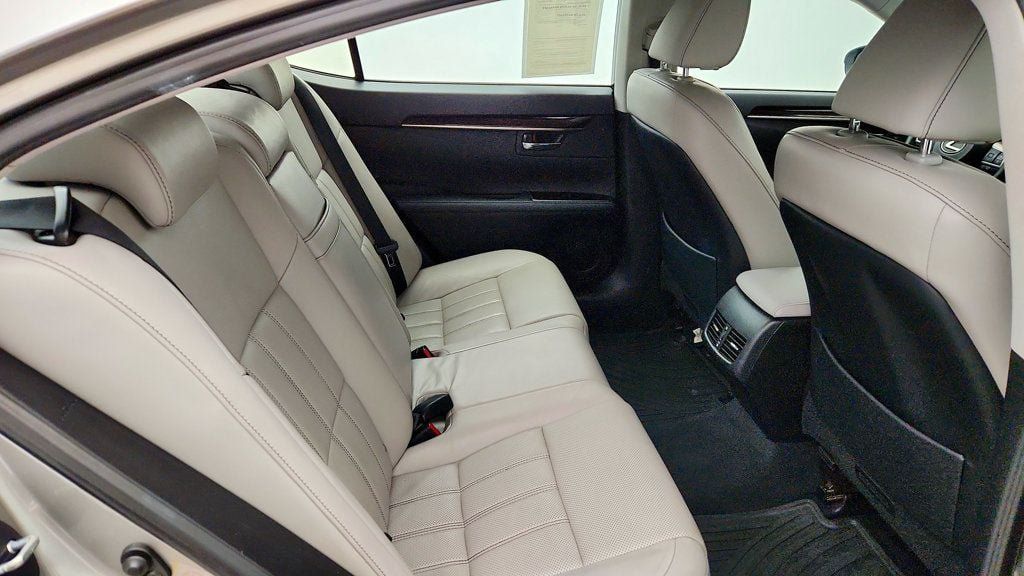 Used 2016 Lexus ES 350 w/ Luxury Package w/Wood Trim FWD image 24