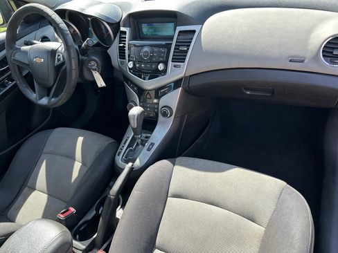 Used 2014 Chevrolet Cruze LS image 18