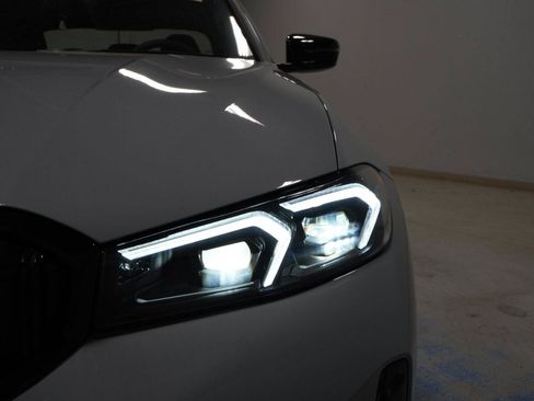 New 2026 BMW 330i xDrive Sedan w/ M Sport Package AWD/4WD image 32