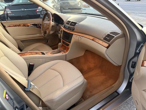 Used 2008 Mercedes-Benz E 350 4MATIC Wagon image 12