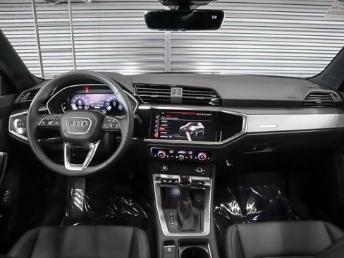 New 2025 Audi Q3 2.0T Premium image 10
