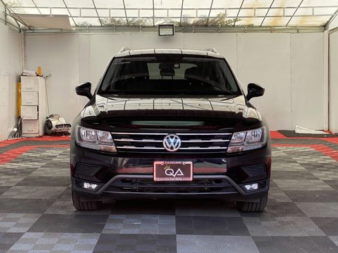 Used 2018 Volkswagen Tiguan SEL image 2