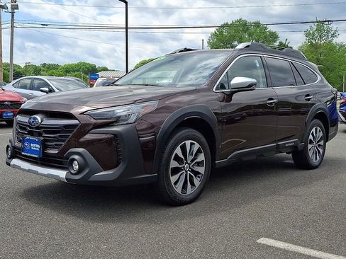 Used 2023 Subaru Outback Touring XT AWD/4WD image 3