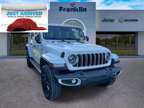 Used 2025 Jeep Wrangler Unlimited Sahara image 1