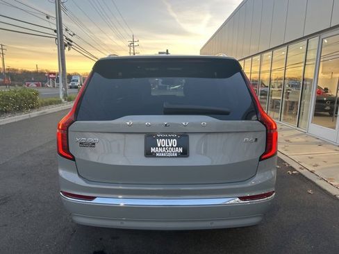 Certified 2025 Volvo XC90 B6 Plus image 4