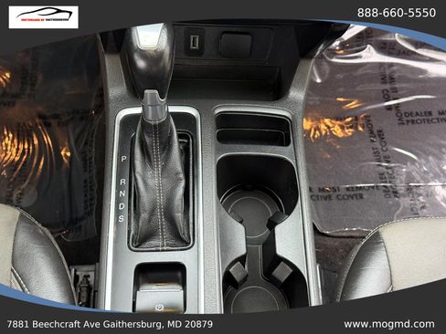 Used 2018 Ford Escape SE w/ SE Sport Appearance Package AWD/4WD image 19