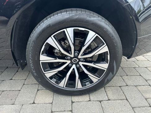 Used 2024 Volvo XC60 B5 Plus w/ Protection Package Premier AWD/4WD image 28